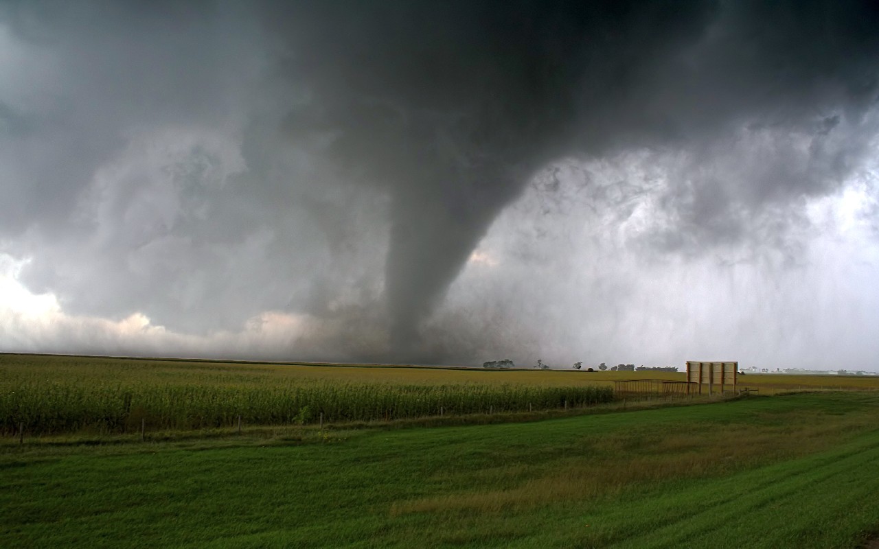 Schwere Schäden durch Tornado bei Viersen